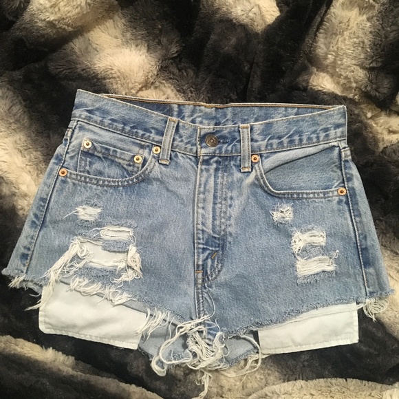 Levi’s High Waisted Jean Shorts - Picture 1 of 8